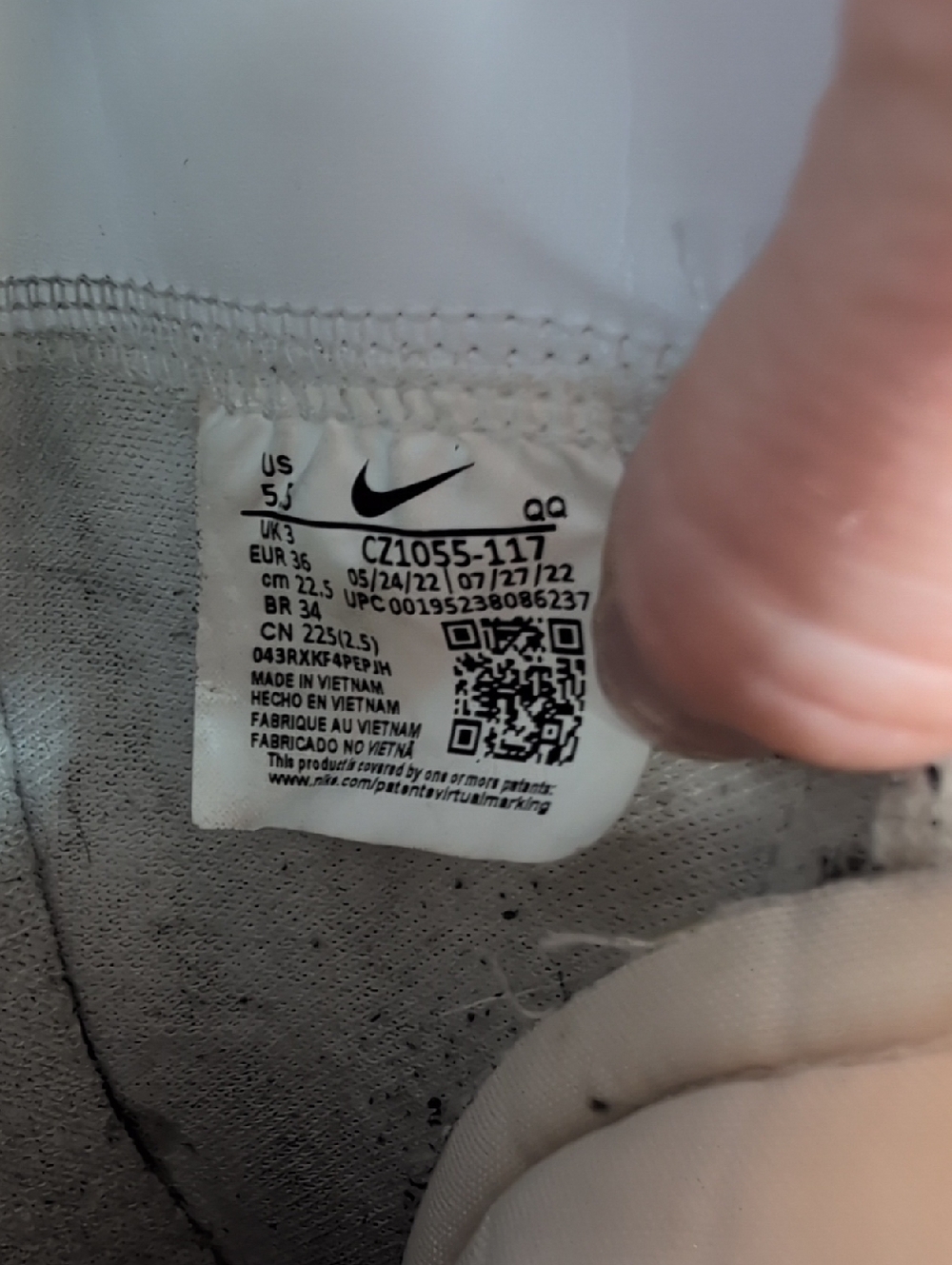 Nike Blazer mid 77 triple white high top sneakers womans size 5.5 EU 36 - Picture 14 of 14